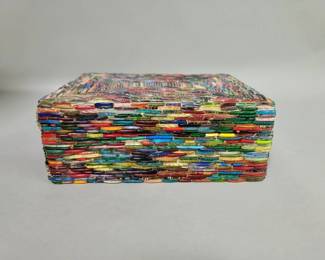 Lot # : 301 - Multicolor mosaic art glass trinket box
