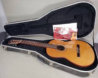 027 Lot 25 Manuel Rodriguez e Hijos Model C1 acoustic guitar with hard case