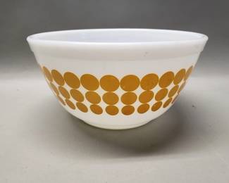 183 Lot 416 Vintage Pyrex Dots 402 mixing bowl