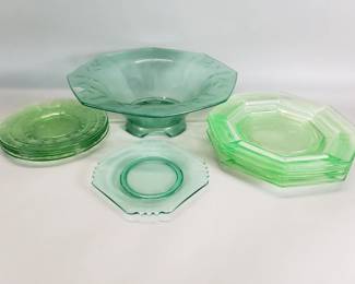 187 Lot 375 Vintage uranium glass bowl and plate group