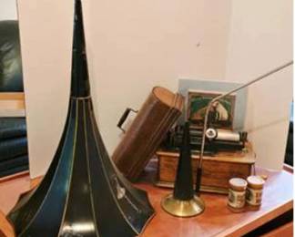 Lot #286 Victor Talking Machine & Antique Phonograph Collection | Horns, Cylinder Records, "His Master's Voice" Advertising