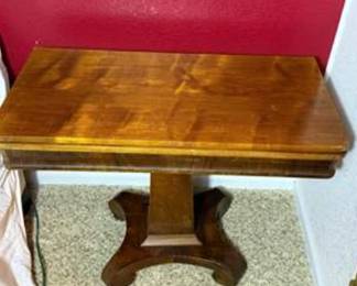 Lot #116 Antique Solid Maple Extension Table | Vintage Pedestal Dining Table with Hidden Expansion Leaf System Lot #116 Antique Solid Maple Extension Table | Vintage Pedestal Dining Table with Hidden Expansion Leaf System