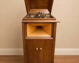 Lot #15 Working Antique Victrola Floor Model Hand-Crank Phonograph Record Player Cabinet | Vintage Gramophone