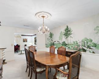 14Dining Room