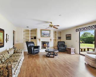 08Living Room
