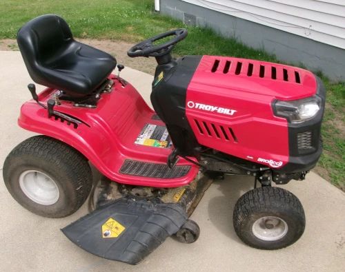 TROYBILT LAWN TRACTOR