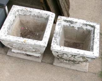 FLOWER URNS