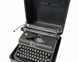 Royal Quiet De Luxe Portable Typewriter with Case