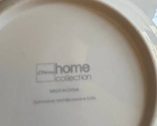 Home Collection Beaded Rim Dinner Plates and Bowls third image
