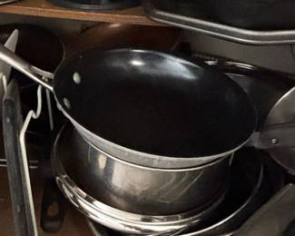 Queen Anne Style Stainless Steel Cookware Set