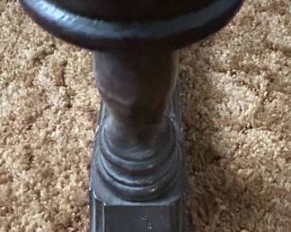 Octagonal Pedestal Table with Inlaid Border third image