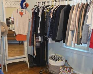 Men's & women's clothing, shoes & accessories 