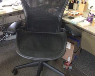 HERMAN MILLER 775619 101. $400