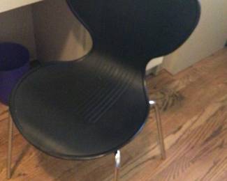 DESIGN WITHIN REACH DESK CHAIR BY HERMAN MILLER made in Europe $285