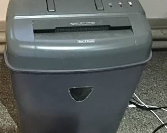 DYNEX paper shredder