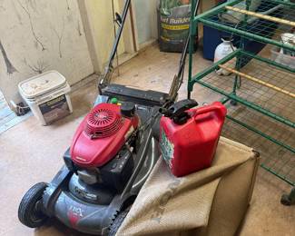 Honda HRX217- and bag & gas can - $400- works great