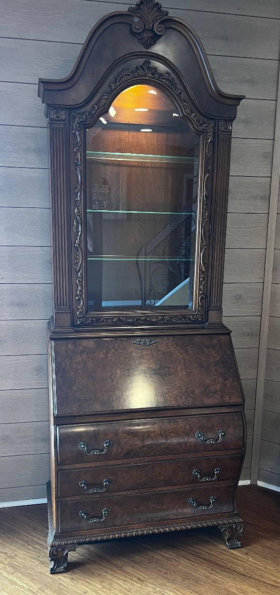 BEAUTIFUL KARGES LIGHTED SECRETARY CHINA HUTCH