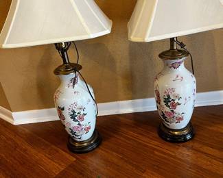 PAIR OF BEAUTIFUL VINTAGE ASIAN TABLE LAMPS