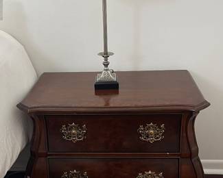 ONE OF A PAIR OF DREXEL HERITAGE NIGHT CHESTS