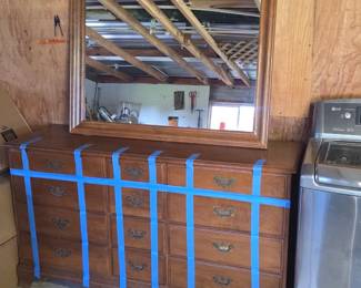 Dresser and mirro
