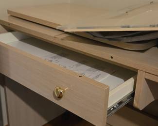 Sewing Machine Table second image
