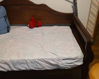 Wooden Twin Sleigh Daybed second image