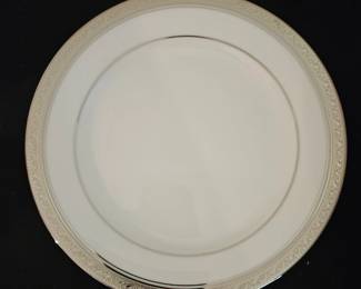 Noritake Pickard Geneva Platinum Dinnerware Set second image