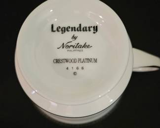 Noritake Pickard Geneva Platinum Dinnerware Set third image