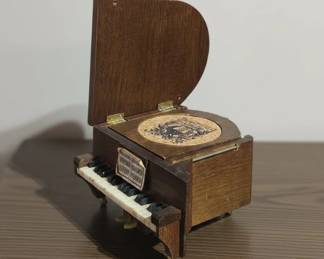 Wooden Piano Coaster Set