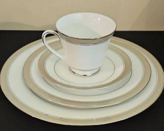 Noritake Pickard Geneva Platinum Dinnerware Set