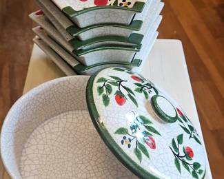 Ceramic Berry Pie Plates Lidded Dish