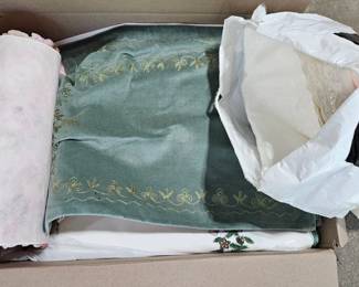 Embroidered Velvet Runner Christmas Tablecloth