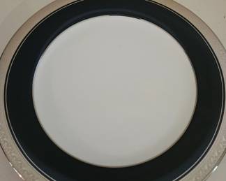 Noritake Crestwood Cobalt Platinum Dinnerware Set second image