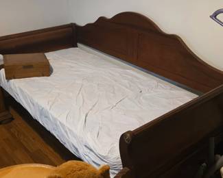 Wooden Twin Sleigh Daybed