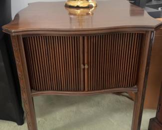 24”x23” Ethan Allen Vintage French Provincial Style Wood