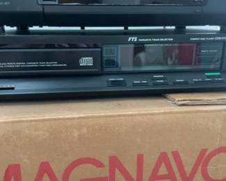 Magnavox CDB 473 Compact Disc Player with FTS - excellent condition / untested
