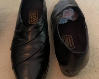 Munro American Women's Shoes(6 1/2)-Sold Indiv.