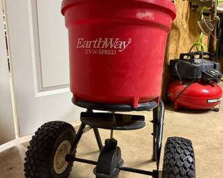 EarthWay Commercial Broadcast Spreader
