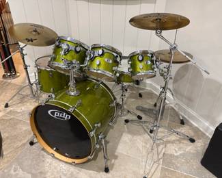 PDP New Yorker Electric Green Sparkle Piece Drum Set