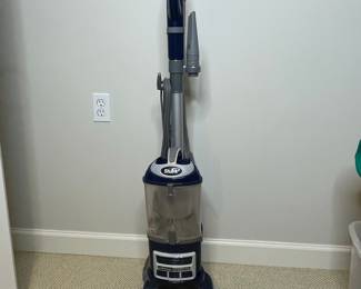 Shark Navigator Lift-Away Deluxe Upright Vacuum Cleaner