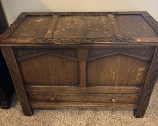Georgian Era English Oak Mule Chest with bottom drawer