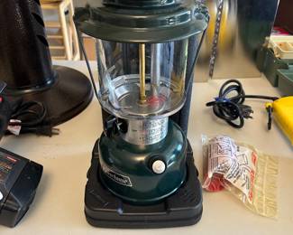 Coleman NEW camp lantern