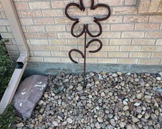 Horseshoe Flower Garden Stake