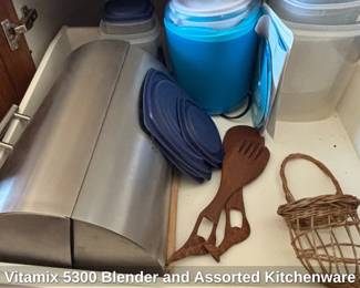 Vitamix Blender and Assorted Kitchenware third image