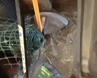 Ryobi Cycle Gas String Trimmer and Weed Eater FeatherLite third image