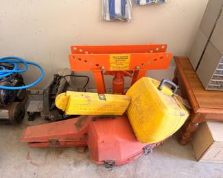 Chainsaws