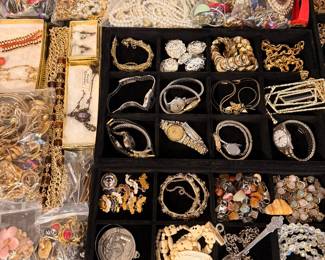 Brooches/Watches