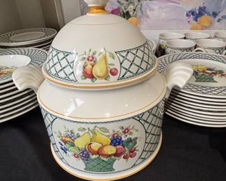 Villeroy and Boch "Basket" Service for 10 Plus Serving Pieces!