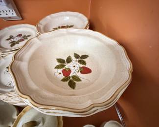 Mikasa Strawberry Festival Dinnerware Set