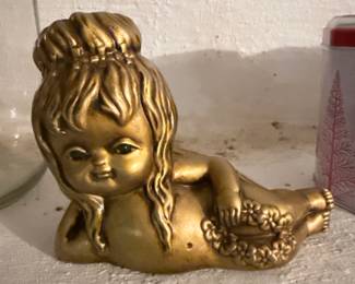 Vintage Gold Cherub Figurine with Wreath